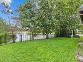 9941 SW 16th St, Pembroke Pines FL 33025