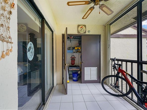 7681 Tahiti Lane 205, Lake Worth FL 33467