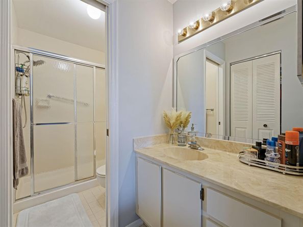 7681 Tahiti Lane 205, Lake Worth FL 33467