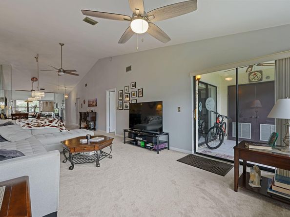 7681 Tahiti Lane 205, Lake Worth FL 33467