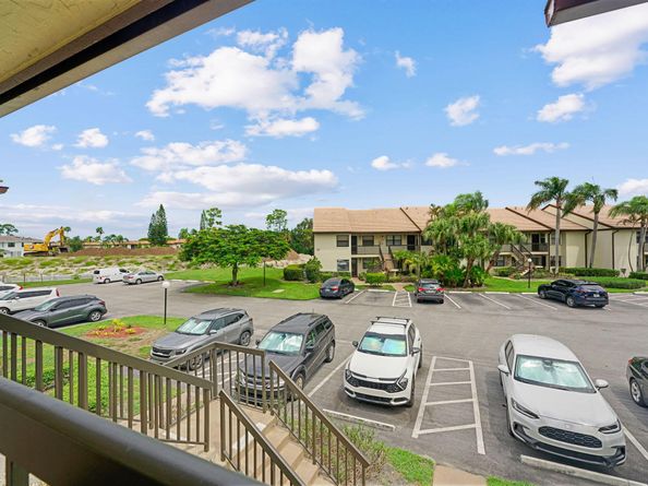 7681 Tahiti Lane 205, Lake Worth FL 33467