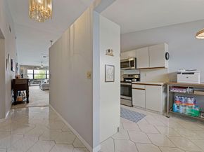 7681 Tahiti Lane 205, Lake Worth FL 33467