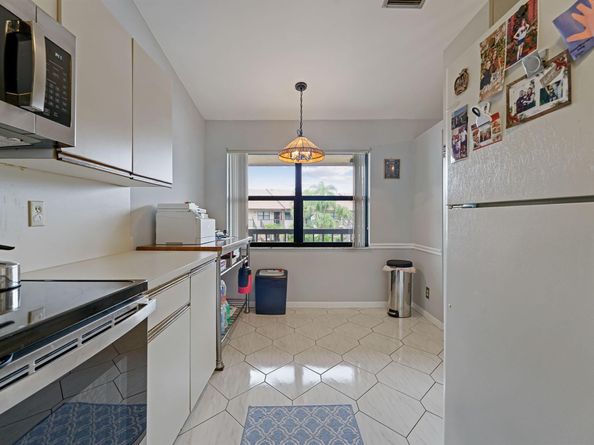 7681 Tahiti Lane 205, Lake Worth FL 33467