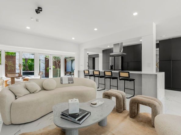 2711 NE 19th St, Fort Lauderdale FL 33305