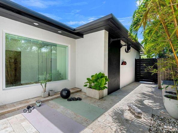2711 NE 19th St, Fort Lauderdale FL 33305
