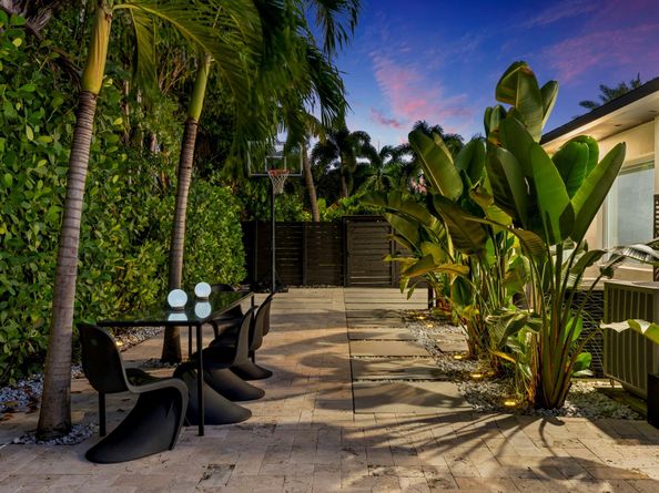 2711 NE 19th St, Fort Lauderdale FL 33305