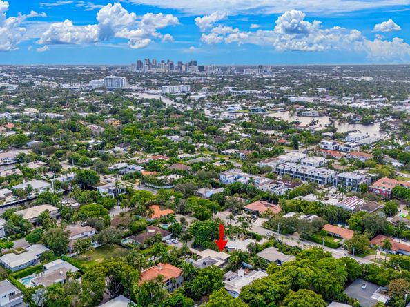 2711 NE 19th St, Fort Lauderdale FL 33305