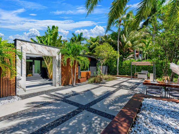 2711 NE 19th St, Fort Lauderdale FL 33305