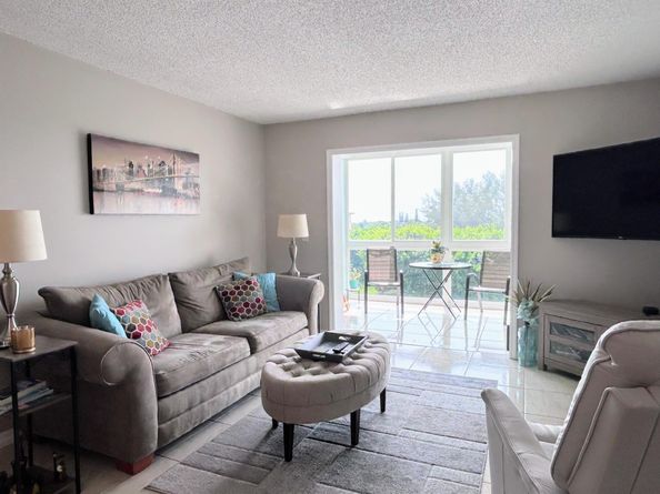 2520 NE 1st Court 408, Boynton Beach FL 33435