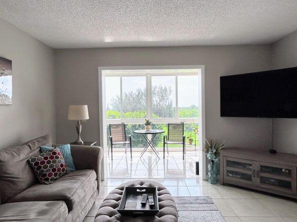 2520 NE 1st Court 408, Boynton Beach FL 33435