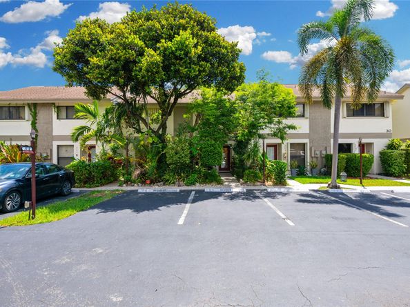 3020 S Oakland Forest Dr 3003, Oakland Park FL 33309