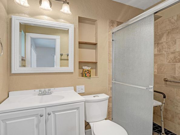 1281 NW 44th St, Deerfield Beach FL 33064