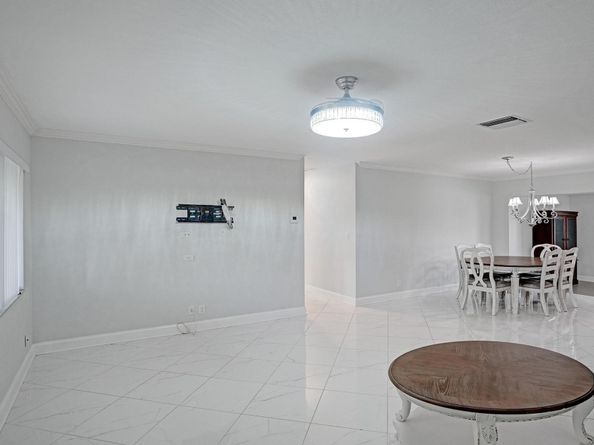 1281 NW 44th St, Deerfield Beach FL 33064