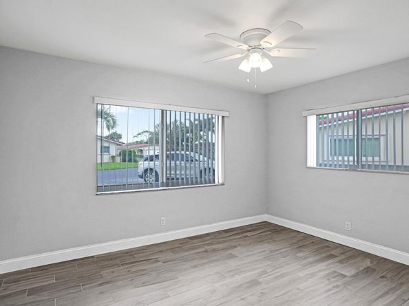 1281 NW 44th St, Deerfield Beach FL 33064