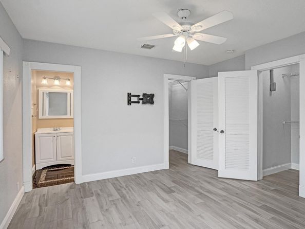 1281 NW 44th St, Deerfield Beach FL 33064