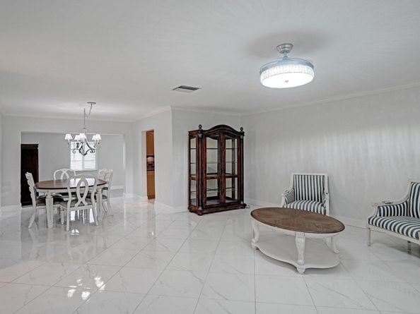 1281 NW 44th St, Deerfield Beach FL 33064