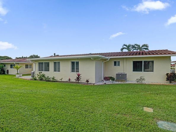1281 NW 44th St, Deerfield Beach FL 33064
