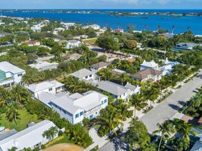 215 Summa Street, West Palm Beach FL 33405