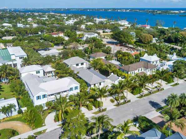 215 Summa Street, West Palm Beach FL 33405