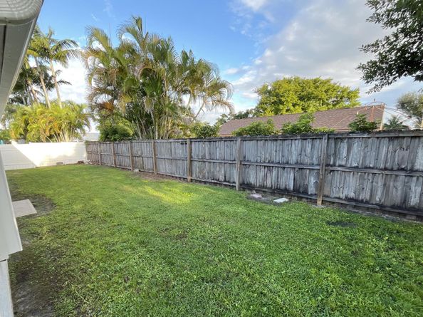 10089 Penzance Lane, Royal Palm Beach FL 33411