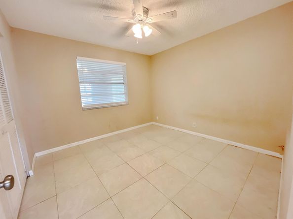 10089 Penzance Lane, Royal Palm Beach FL 33411