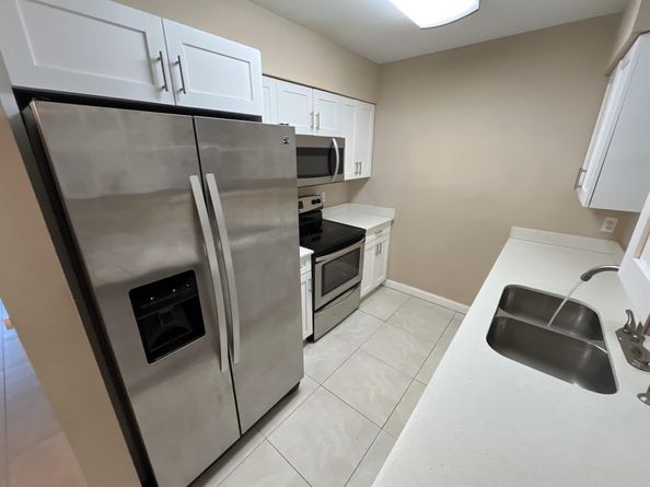 10089 Penzance Lane, Royal Palm Beach FL 33411
