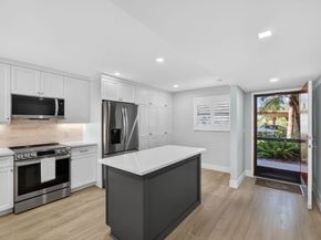 1030 Us Highway 1 105, North Palm Beach FL 33408