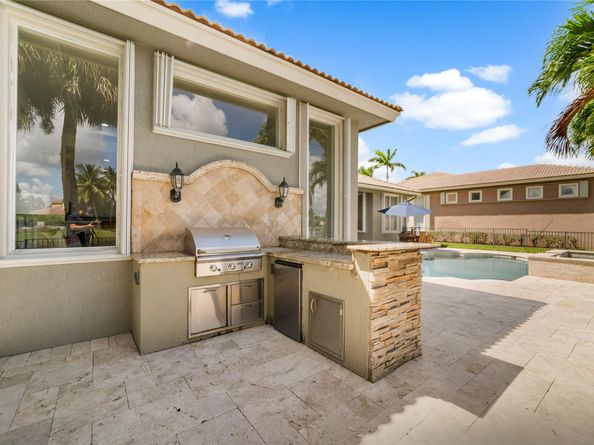 12425 NW 76th St, Parkland FL 33076