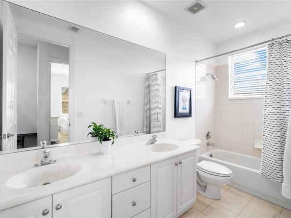 12425 NW 76th St, Parkland FL 33076