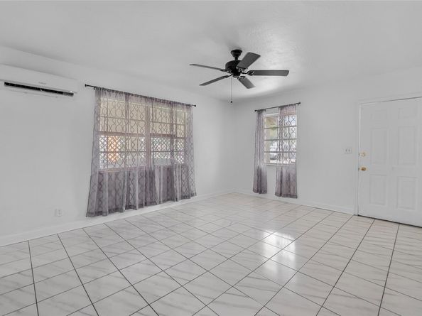 2820 Fletcher St, Hollywood FL 33020