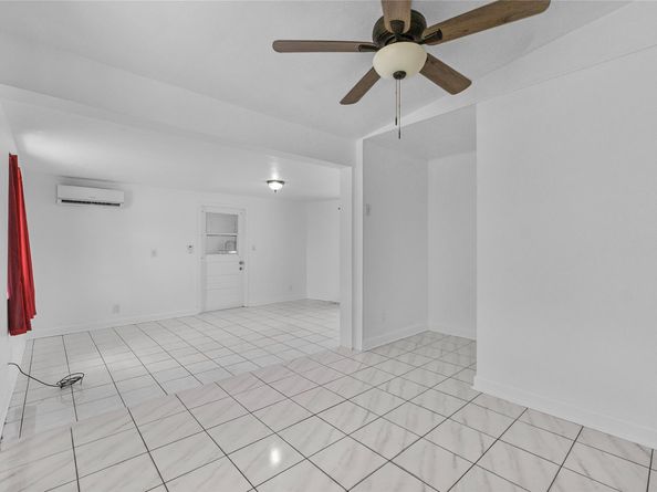 2820 Fletcher St, Hollywood FL 33020