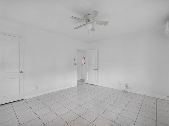 2820 Fletcher St, Hollywood FL 33020