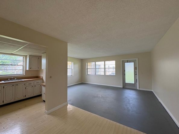 213 Chatham K, West Palm Beach FL 33417