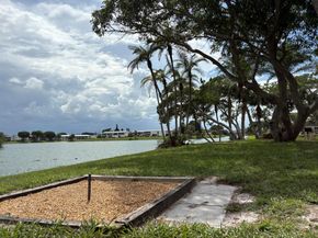 213 Chatham K, West Palm Beach FL 33417