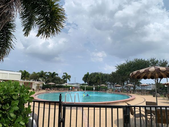 213 Chatham K, West Palm Beach FL 33417