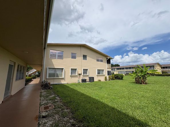 213 Chatham K, West Palm Beach FL 33417
