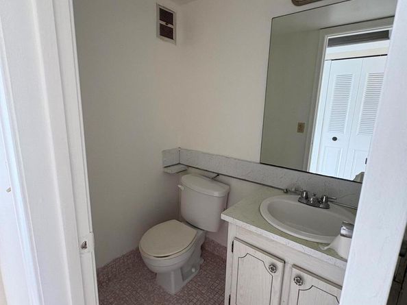 213 Chatham K, West Palm Beach FL 33417