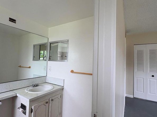 213 Chatham K, West Palm Beach FL 33417