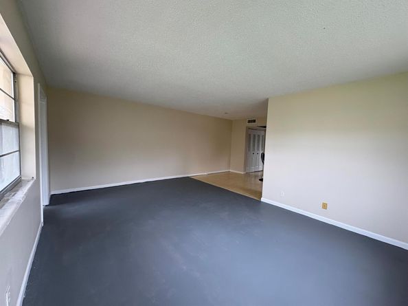 213 Chatham K, West Palm Beach FL 33417