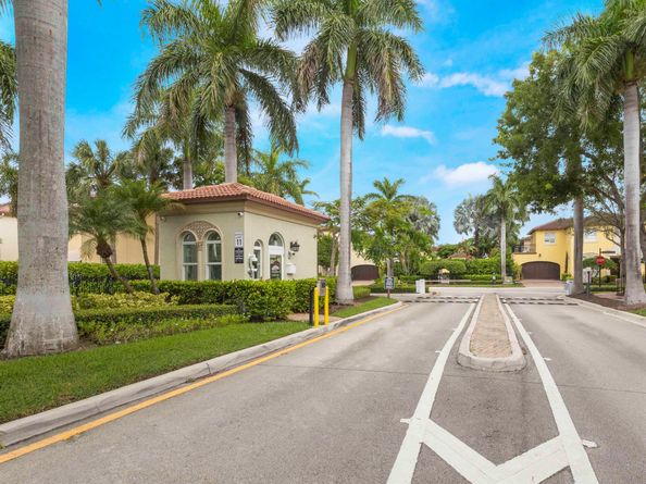 52 Via Floresta Drive, Boca Raton FL 33487