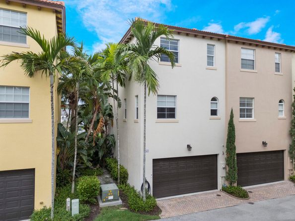 52 Via Floresta Drive, Boca Raton FL 33487