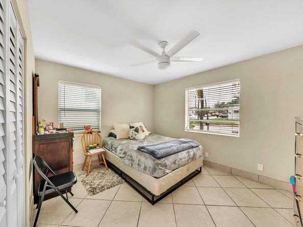 726 N A St, Lake Worth Beach FL 33460