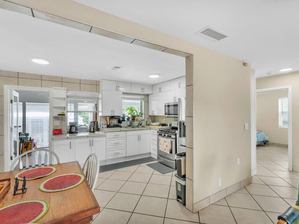 726 N A St, Lake Worth Beach FL 33460