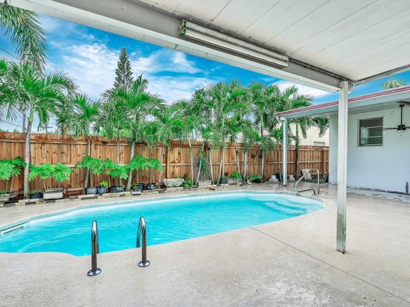 726 N A St, Lake Worth Beach FL 33460
