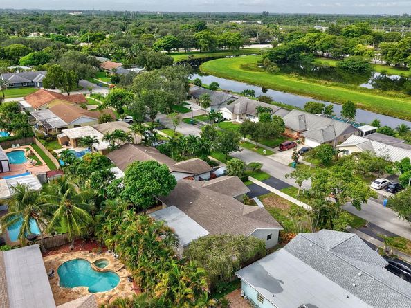 5830 SW 120th Ave, Cooper City FL 33330