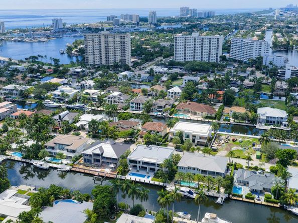 2405 Castilla Isle, Fort Lauderdale FL 33301