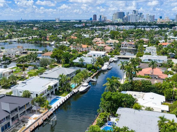 2405 Castilla Isle, Fort Lauderdale FL 33301