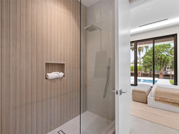 2405 Castilla Isle, Fort Lauderdale FL 33301