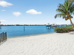 114 W Riverside Drive, Jupiter FL 33469