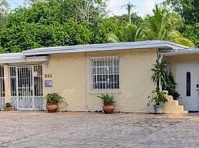 641 NE 140th St, North Miami FL 33161